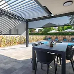 Villa Kaoru Brand New With A Heated Swimming Pool