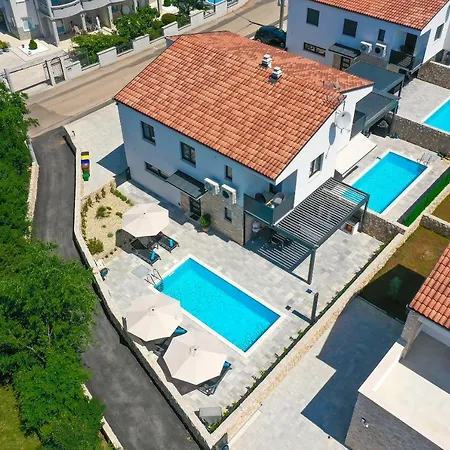 Kaoru Brand New With A Heated Swimming Pool Vila Malinska