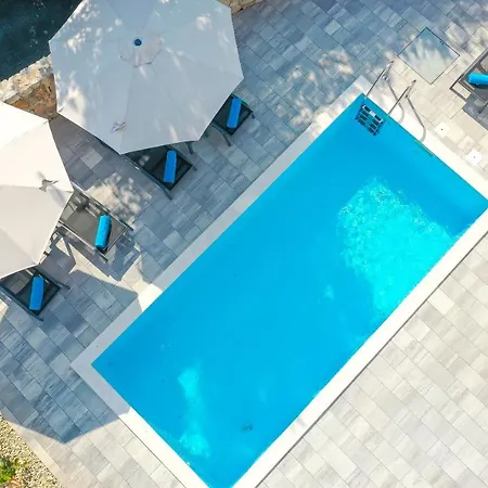 Kaoru Brand New With A Heated Swimming Pool