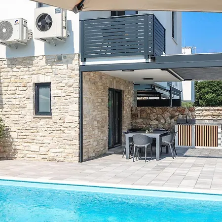 Kaoru Brand New With A Heated Swimming Pool