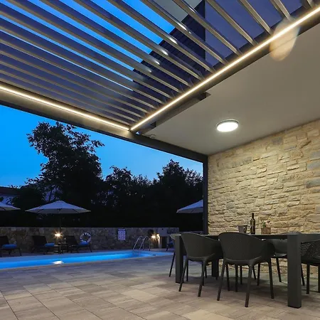 Vila Kaoru Brand New With A Heated Swimming Pool Malinska