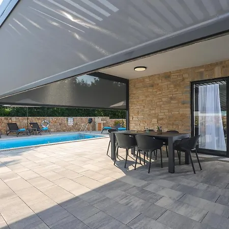 Kaoru Brand New With A Heated Swimming Pool Vila Malinska