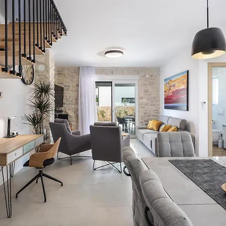 Villa Kaoru Brand New With A Heated Swimming Pool Malinska