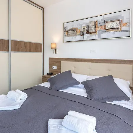 Vila Kaoru Brand New With A Heated Swimming Pool *