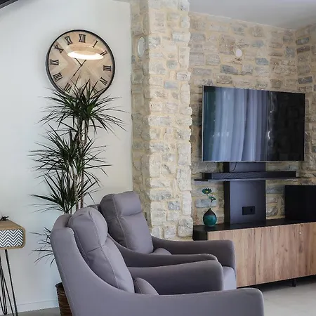 Villa Kaoru Brand New With A Heated Swimming Pool Malinska