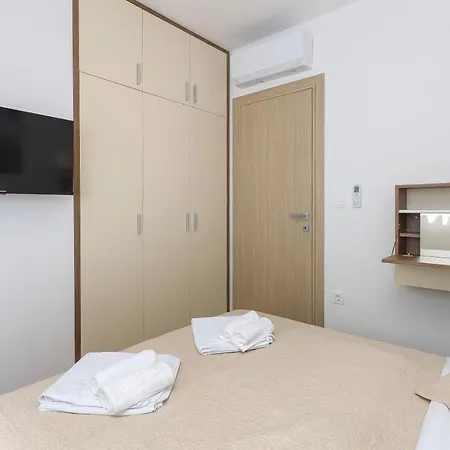 Villa Kaoru Brand New With A Heated Swimming Pool Malinska