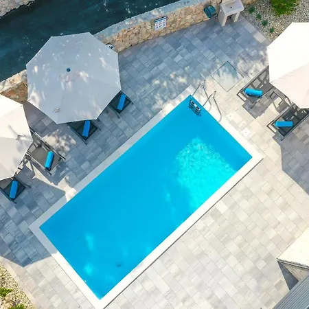 Kaoru - With A Heated Swimming Pool *