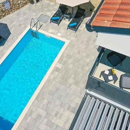 Kaoru Brand New With A Heated Swimming Pool