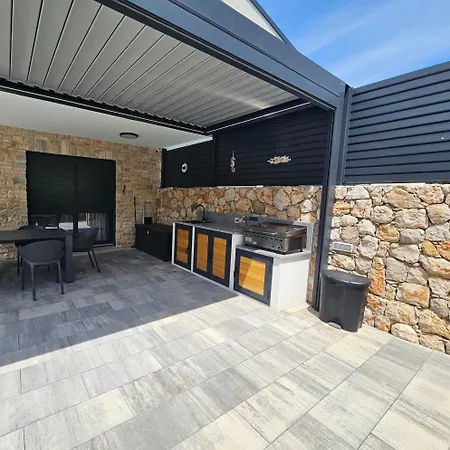 Kaoru Brand New With A Heated Swimming Pool Villa *