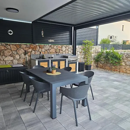 Kaoru Brand New With A Heated Swimming Pool Villa *