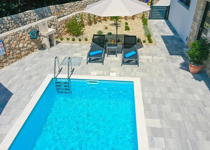 Kaoru Brand New With A Heated Swimming Pool