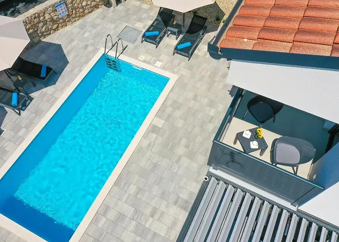 Kaoru Brand New With A Heated Swimming Pool