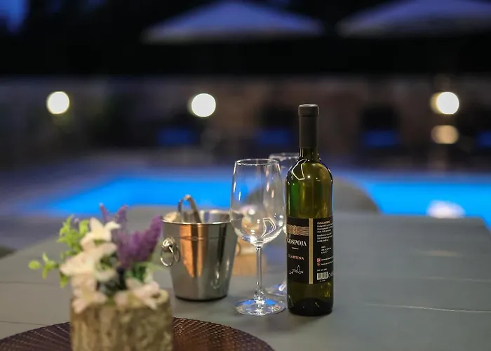 Kaoru Brand New With A Heated Swimming Pool Villa *