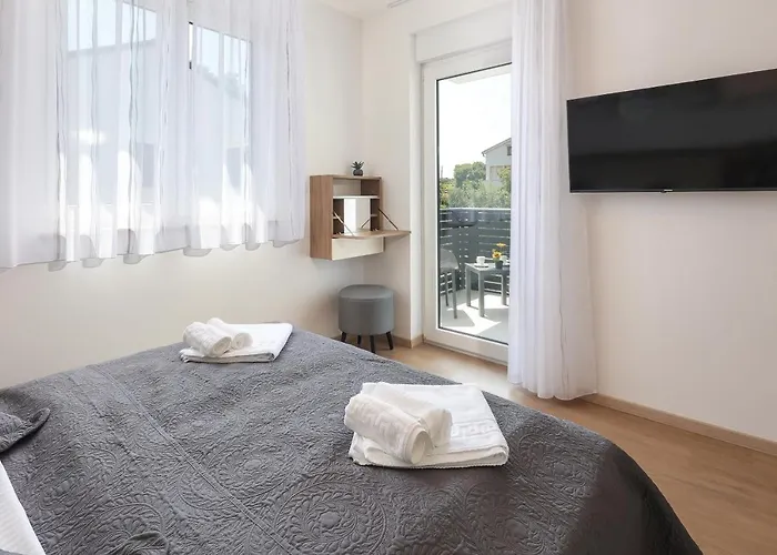 Kaoru Brand New With A Heated Swimming Pool * Malinska