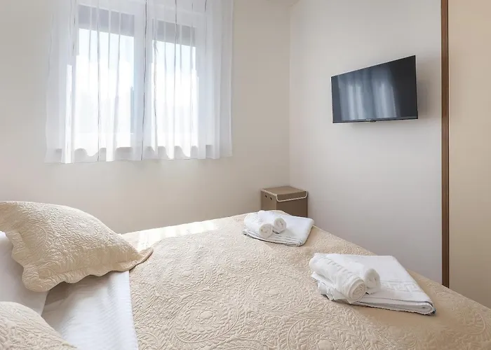 Villa Kaoru Brand New With A Heated Swimming Pool