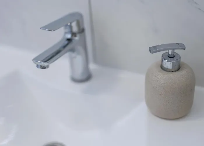 Villa Kaoru Brand New With A Heated Swimming Pool