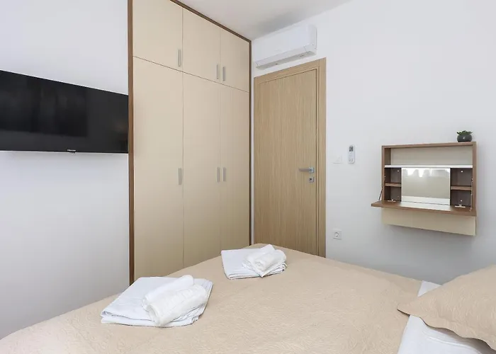 Villa Kaoru Brand New With A Heated Swimming Pool Malinska