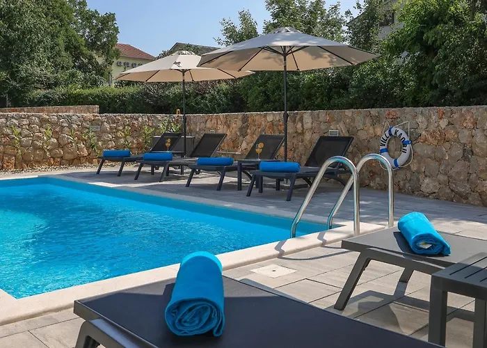 Villa Kaoru Brand New With A Heated Swimming Pool *