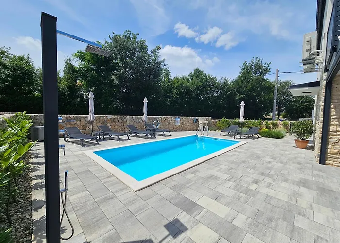 Kaoru Brand New With A Heated Swimming Pool *