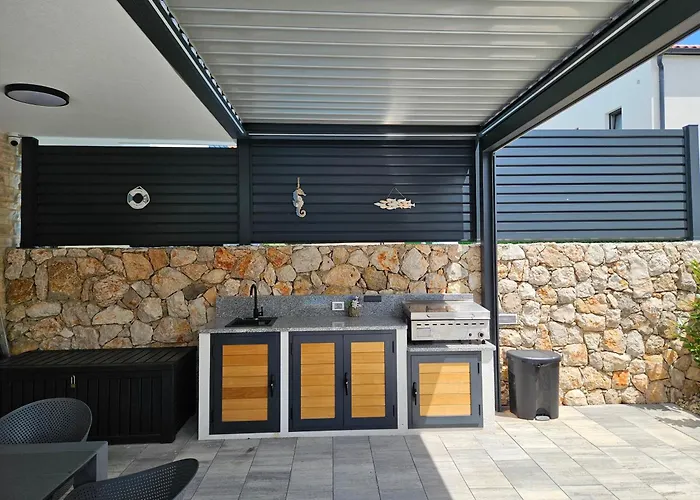 Kaoru Brand New With A Heated Swimming Pool Malinska