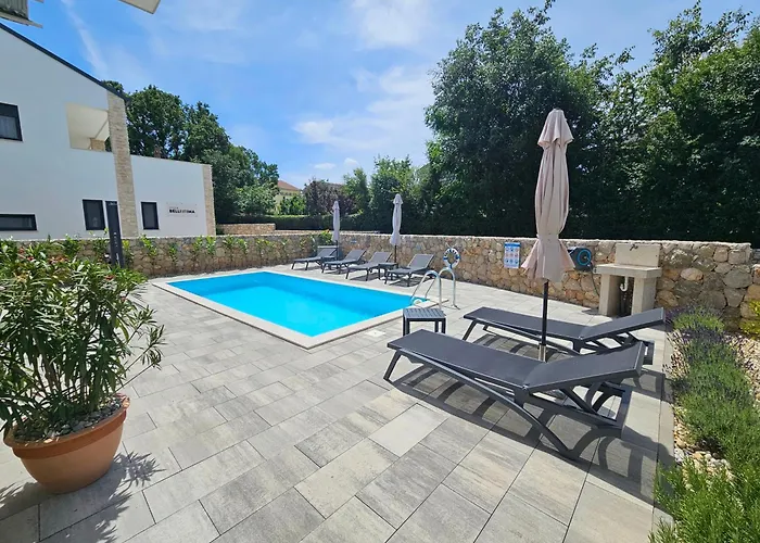 Kaoru Brand New With A Heated Swimming Pool Villa Malinska